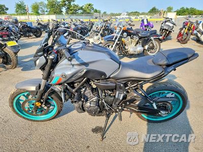 Trzecie zdjęcie samochodu z tyłu: 2022 YAMAHA MT07 VIN:JYARM32E9NA003451 - miniatura