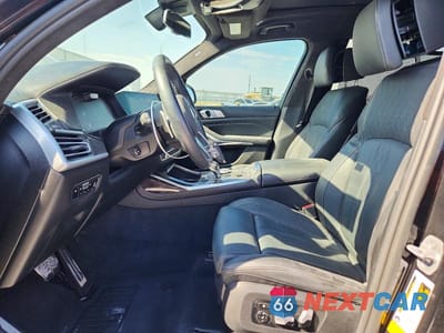 Zdjęcie 7 z 14 samochodu: 2021 BMW X7 XDRIVE40I VIN:5UXCW2C01M9F60115 - miniatura