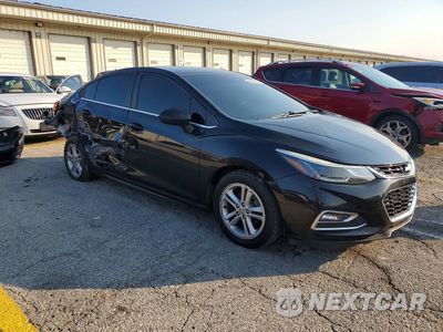 Czwarte zdjęcie samochodu z boku: 2018 CHEVROLET CRUZE LT VIN:1G1BD5SM1J7166880 - miniatura