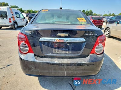 Zdjęcie 6 z 12 samochodu: 2015 CHEVROLET SONIC LT VIN:1G1JC5SH8F4140609 - miniatura