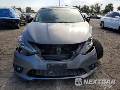 Piąte zdjęcie samochodu w środku: 2018 NISSAN SENTRA SR VIN:3N1AB7AP8JY271627 - miniatura