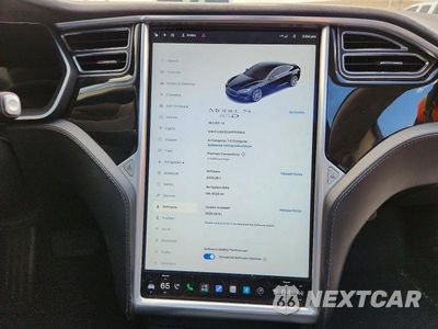 Zdjęcie 9 z 12 samochodu: 2015 TESLA MODEL S VIN:5YJSA1E2XFF101904 - miniatura
