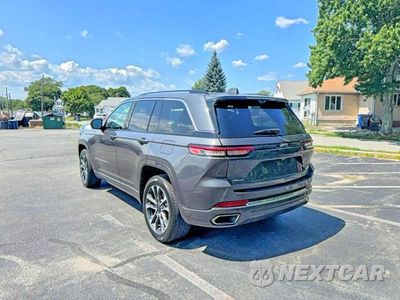 Trzecie zdjęcie samochodu z tyłu: 2022 JEEP GRAND CHEROKEE OVERLAND VIN:1C4RJHDG6N8621729 - miniatura