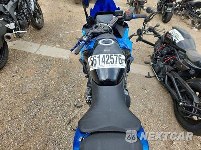 Zdjęcie 6 z 9 samochodu: 2024 SUZUKI GSX800 F VIN:JS1EM13BXR7103924 - miniatura