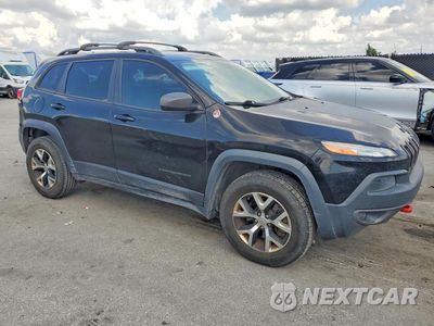 Czwarte zdjęcie samochodu z boku: 2017 JEEP CHEROKEE TRAILHAWK VIN:1C4PJMBS8HW589230 - miniatura