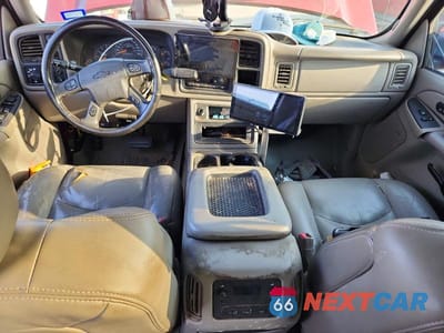 Zdjęcie 8 z 12 samochodu: 2007 CHEVROLET SILVERADO K2500 HEAVY DUTY VIN:1GCHK23D67F113871 - miniatura