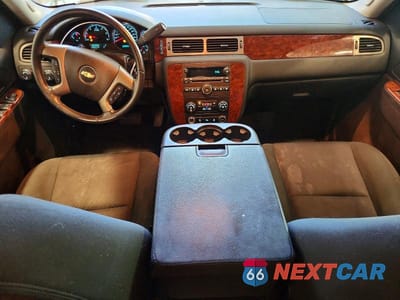 Zdjęcie 8 z 13 samochodu: 2012 CHEVROLET SUBURBAN K1500 LS VIN:1GNSKHE70CR246724 - miniatura