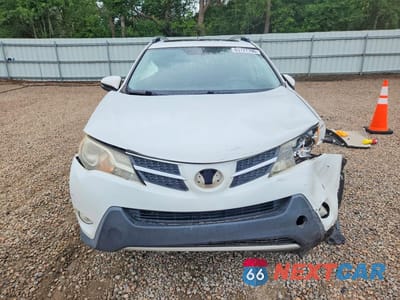 Piąte zdjęcie samochodu w środku: 2015 TOYOTA RAV4 XLE VIN:JTMWFREVXFD070981 - miniatura