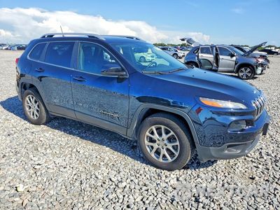 Czwarte zdjęcie samochodu z boku: 2017 JEEP CHEROKEE LATITUDE VIN:1C4PJMCS9HW588697 - miniatura