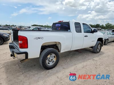 Trzecie zdjęcie samochodu z tyłu: 2011 CHEVROLET SILVERADO K2500 HEAVY DUTY VIN:1GC2KVCG5BZ144814 - miniatura