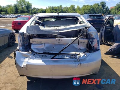 Zdjęcie 6 z 12 samochodu: 2015 TOYOTA PRIUS TWO VIN:JTDKN3DU6F0414353 - miniatura