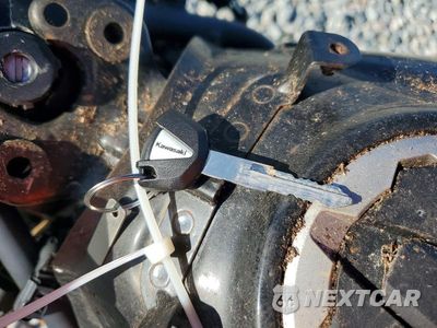 Zdjęcie 8 z 9 samochodu: 2019 KAWASAKI EX650 F VIN:JKAEXEK17KDA33994 - miniatura