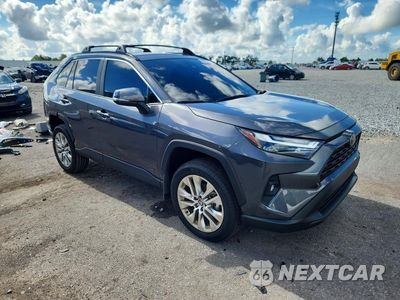 Czwarte zdjęcie samochodu z boku: 2025 TOYOTA RAV4 XLE PREMIUM VIN:2T3C1RFV7SW425067 - miniatura