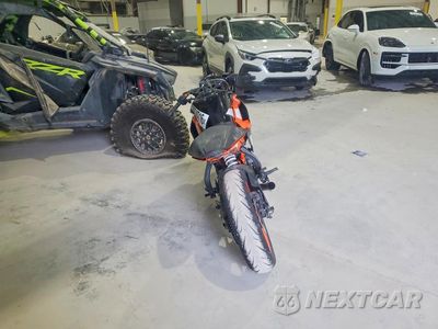 Czwarte zdjęcie samochodu z boku: 2018 KTM 390 DUKE VIN:MD2JYJ409JC290990 - miniatura