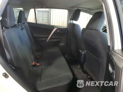 Zdjęcie 10 z 12 samochodu: 2017 TOYOTA RAV4 XLE VIN:JTMRFREV6HJ163434 - miniatura