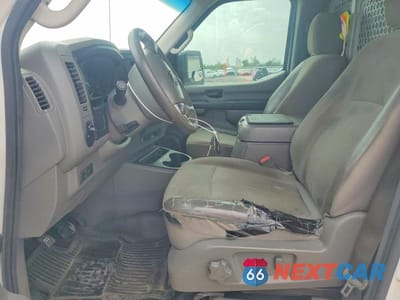 Zdjęcie 7 z 12 samochodu: 2012 NISSAN NV 2500 HD S VIN:1N6AF0KX9CN109803 - miniatura