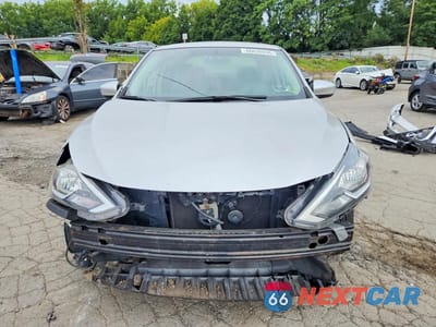Piąte zdjęcie samochodu w środku: 2017 NISSAN SENTRA S VIN:3N1AB7AP8HY405689 - miniatura