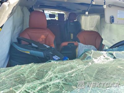 Zdjęcie 10 z 13 samochodu: 2026 KIA CARNIVAL HYBRID SX VIN:KNDNE5KA8T6093412 - miniatura