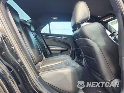 Zdjęcie 10 z 13 samochodu: 2019 CHRYSLER 300 S VIN:2C3CCABG5KH628580 - miniatura