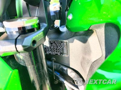 Zdjęcie 9 z 9 samochodu: 2015 KAWASAKI ZR1000 G VIN:JKAZRCG10FA005807 - miniatura