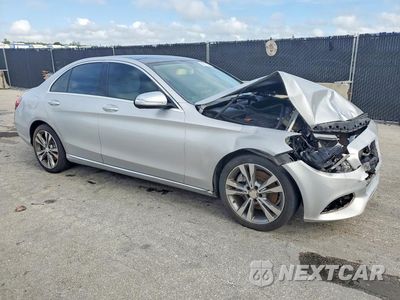 Czwarte zdjęcie samochodu z boku: 2015 MERCEDES-BENZ C 300 VIN:55SWF4JB2FU054148 - miniatura