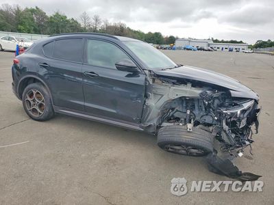Czwarte zdjęcie samochodu z boku: 2022 ALFA ROMEO STELVIO TI VIN:ZASPAKBN4N7D46171 - miniatura