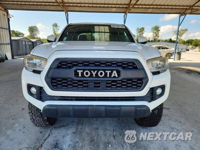 Piąte zdjęcie samochodu w środku: 2016 TOYOTA TACOMA TRD OFF-ROAD VIN:5TFCZ5AN5GX033667 - miniatura