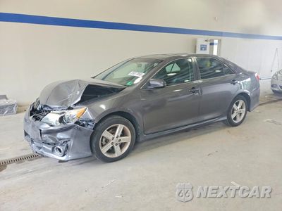 2014 TOYOTA CAMRY SE 4T1BF1FK1EU314581 - główne zdjęcie licytacji z USA - miniatura