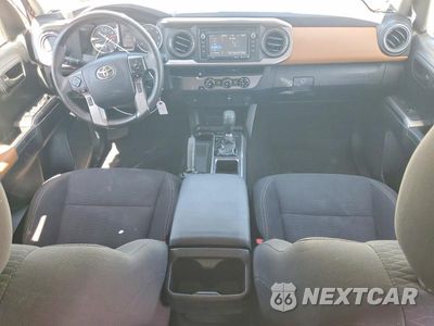Zdjęcie 8 z 13 samochodu: 2018 TOYOTA TACOMA SR5 VIN:5TFAX5GN1JX119456 - miniatura