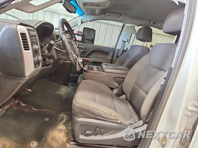 Zdjęcie 7 z 12 samochodu: 2019 GMC SIERRA K2500 SLE VIN:1GT12PEG7KF100819 - miniatura