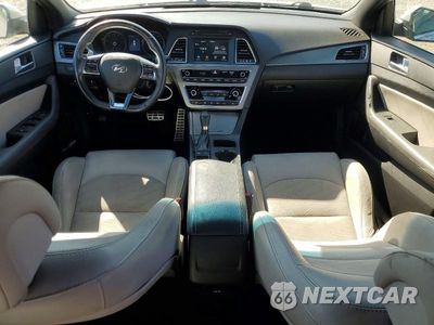 Zdjęcie 8 z 13 samochodu: 2017 HYUNDAI SONATA SPORT 2.0T VIN:5NPE34ABXHH546453 - miniatura