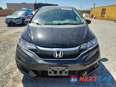 Piąte zdjęcie samochodu w środku: 2018 HONDA FIT LX VIN:3HGGK5H44JM735349 - miniatura