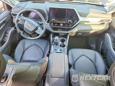 Zdjęcie 8 z 13 samochodu: 2025 TOYOTA HIGHLANDER HYBRID PLATINUM VIN:5TDEBRCH3SS676805 - miniatura