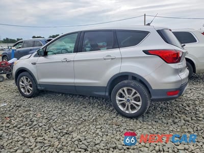 Drugie zdjęcie samochodu z przodu: 2019 FORD ESCAPE SE VIN:1FMCU9GD8KUC19021 - miniatura