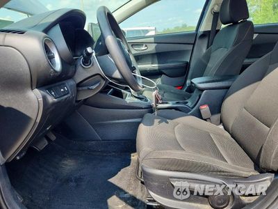 Zdjęcie 7 z 12 samochodu: 2019 KIA FORTE LXS VIN:3KPF24AD0KE115012 - miniatura