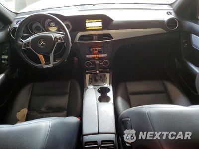 Zdjęcie 8 z 12 samochodu: 2012 MERCEDES-BENZ C 250 VIN:WDDGF4HB4CR203540 - miniatura