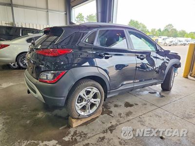 Trzecie zdjęcie samochodu z tyłu: 2023 HYUNDAI KONA SEL VIN:KM8K6CAB5PU955867 - miniatura