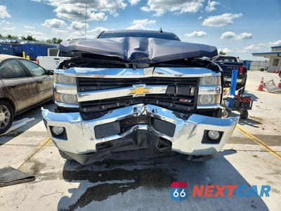 Piąte zdjęcie samochodu w środku: 2015 CHEVROLET SILVERADO K2500 HEAVY DUTY LT VIN:1GC1KVEG1FF516780 - miniatura