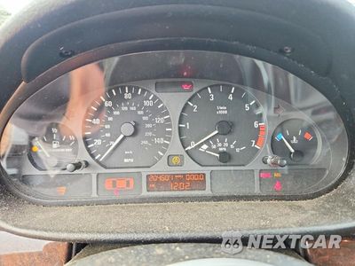 Zdjęcie 9 z 12 samochodu: 2003 BMW 325 I VIN:WBAET37483NH02906 - miniatura