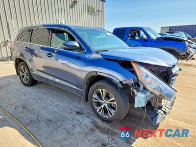 Czwarte zdjęcie samochodu z boku: 2016 TOYOTA HIGHLANDER XLE VIN:5TDJKRFH7GS504035 - miniatura