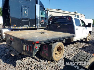 Trzecie zdjęcie samochodu z tyłu: 2015 CHEVROLET SILVERADO K3500 VIN:1GB4KYC89FF640634 - miniatura