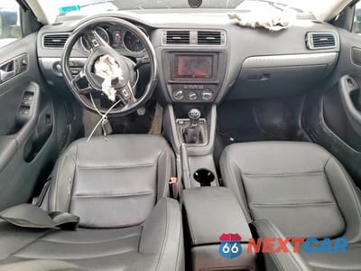 Zdjęcie 8 z 12 samochodu: 2017 VOLKSWAGEN JETTA SE VIN:3VWB67AJ4HM327109 - miniatura