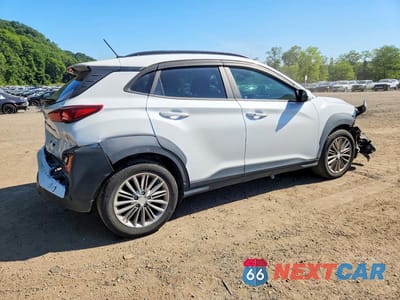 Trzecie zdjęcie samochodu z tyłu: 2020 HYUNDAI KONA SEL VIN:KM8K22AA4LU476363 - miniatura