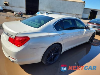 Trzecie zdjęcie samochodu z tyłu: 2010 BMW 750 I XDRIVE VIN:WBAKC6C55ACL67838 - miniatura