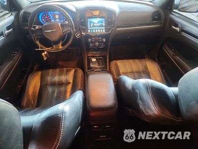 Zdjęcie 8 z 12 samochodu: 2019 CHRYSLER 300 S VIN:2C3CCABG1KH516536 - miniatura