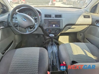 Zdjęcie 8 z 12 samochodu: 2007 FORD FOCUS ZX4 VIN:1FAFP34N27W256750 - miniatura