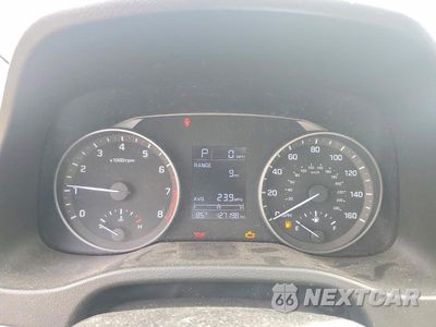Zdjęcie 9 z 12 samochodu: 2017 HYUNDAI ELANTRA SE VIN:5NPD74LF5HH183964 - miniatura