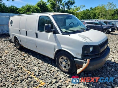 Czwarte zdjęcie samochodu z boku: 2005 CHEVROLET EXPRESS G1500 VIN:1GCFG15X051146188 - miniatura