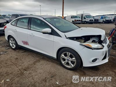 Czwarte zdjęcie samochodu z boku: 2014 FORD FOCUS SE VIN:1FADP3F24EL344417 - miniatura