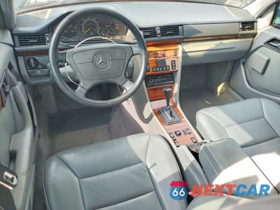 Zdjęcie 8 z 12 samochodu: 1993 MERCEDES-BENZ 300 E 4MATIC VIN:WDBED30E2PB912357 - miniatura